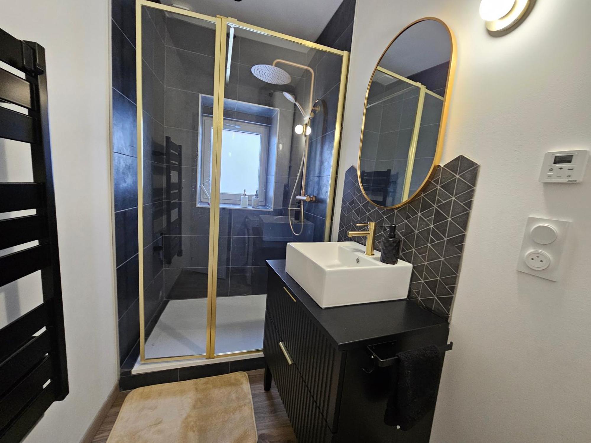 Suite Chic, Contemporaine Au Pied De La Cathedrale Виен Екстериор снимка