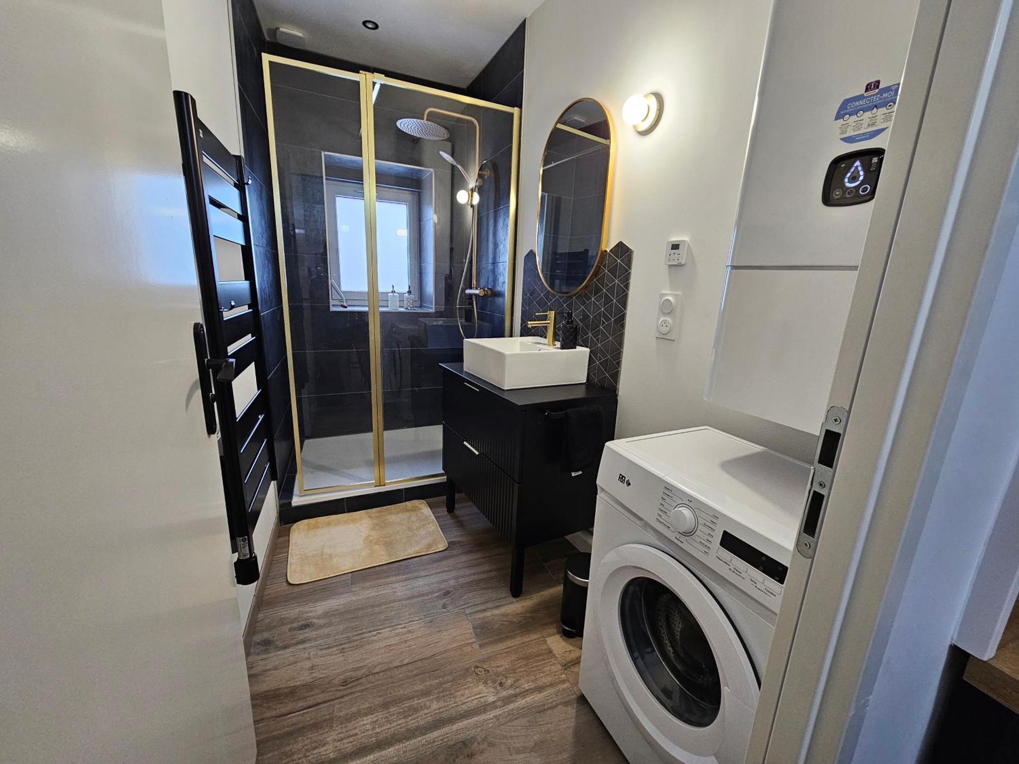 Suite Chic, Contemporaine Au Pied De La Cathedrale Виен Екстериор снимка